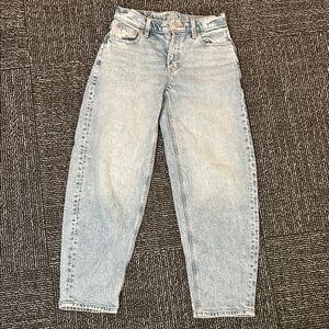 American Eagle Outfitters Light Wash Barrel Denim jeans women’s 00